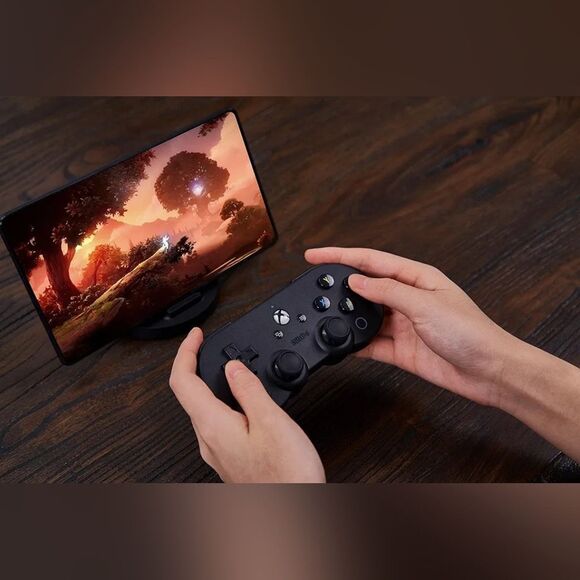 8bitdo sn30 pro Xbox edition CLIP INCLUDED Perfect condition. - Picture 6 of 10